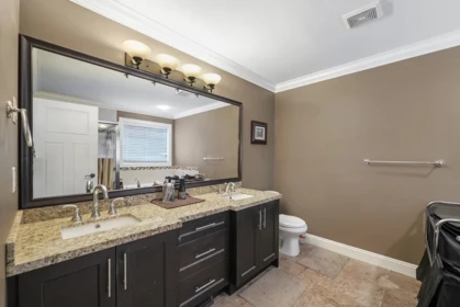 Powder Room Photo of 18927 54a Avenue, Surrey, BC