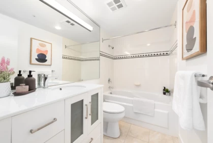Powder Room Photo of 11D 199 Drake Street, Vancouver, BC