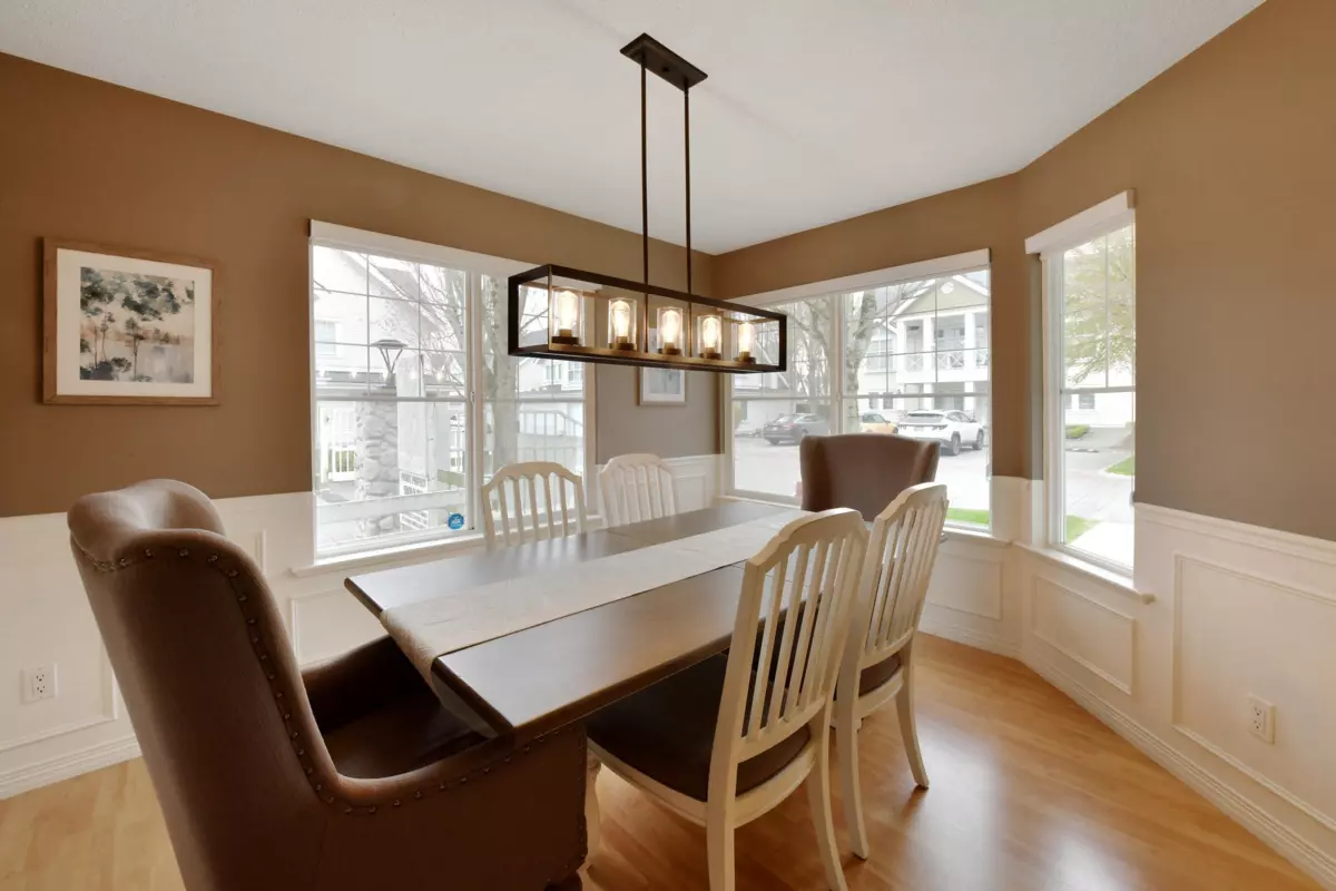 Family Room Photo of 1 17097 64 Avenue, Surrey, BC