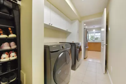 Primary Bathroom Photo of 1 17097 64 Avenue, Surrey, BC