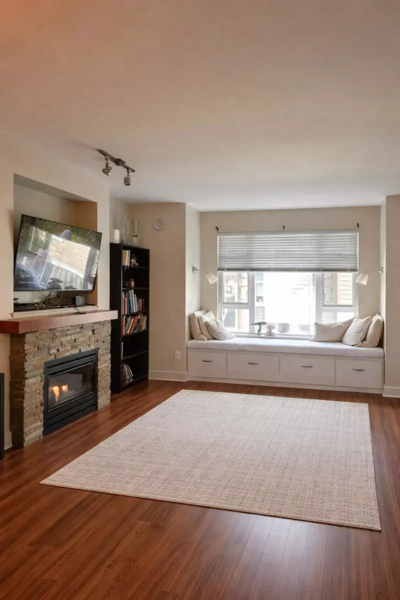 Dining Area Photo of 40 2979 156 Street, Surrey, BC
