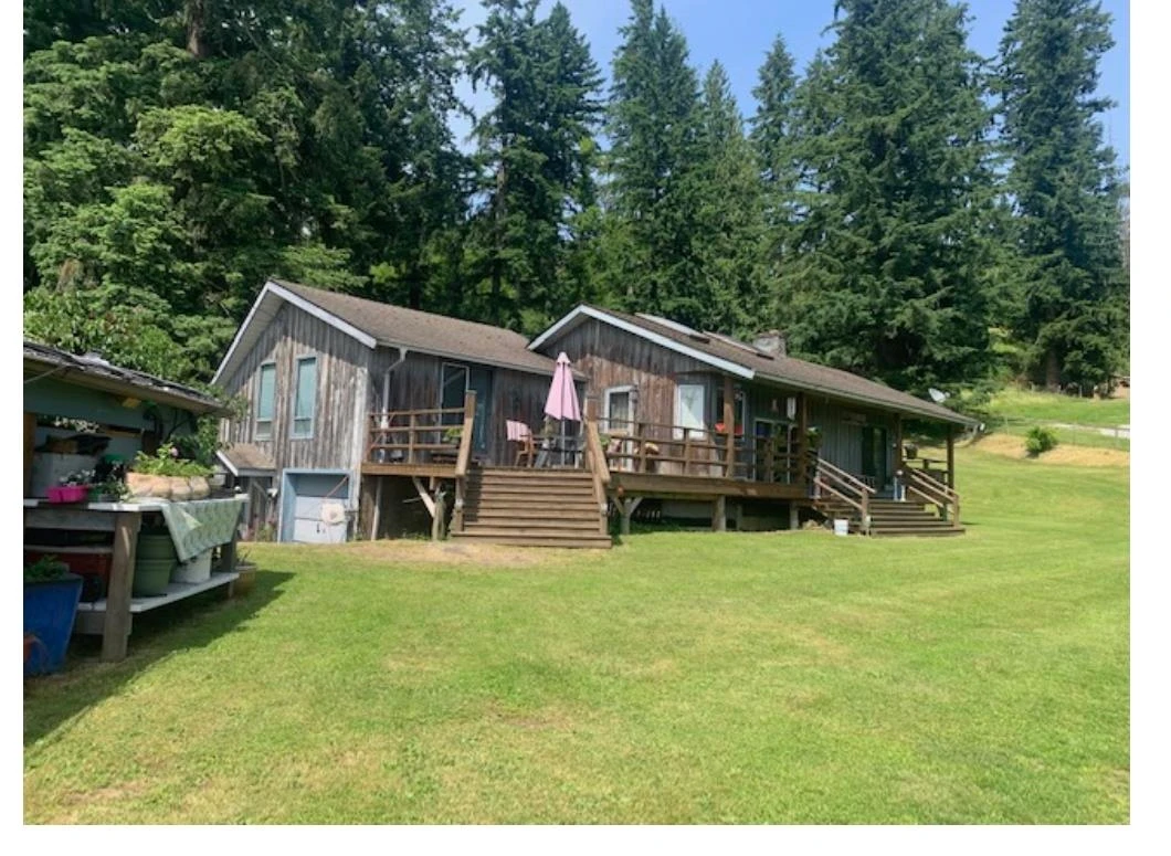 Family Room Photo of 30305 Silverdale Ave Avenue, Mission, BC