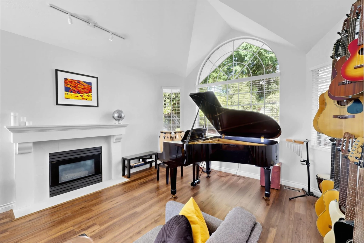Dining Area Photo of 2972 Robson Drive, Coquitlam, BC