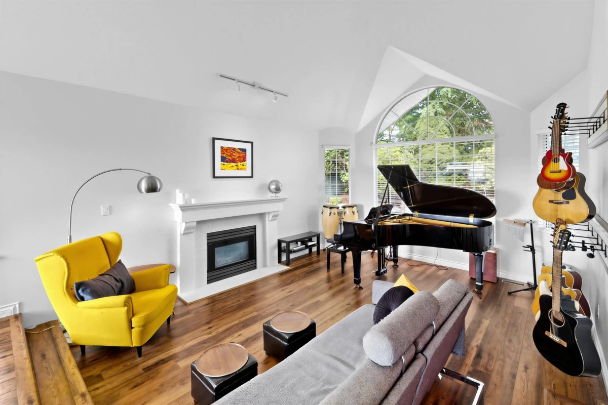 Family Room Photo of 2972 Robson Drive, Coquitlam, BC