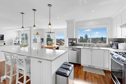 Breakfast Nook Photo of 2972 Robson Drive, Coquitlam, BC