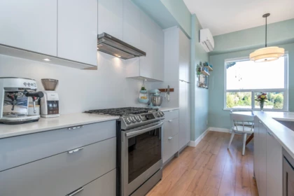 Laundry Room Photo of 505 2493 Montrose Avenue, Abbotsford, BC