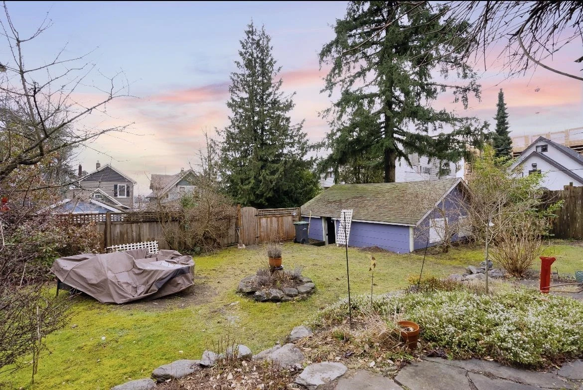 Living Room Photo of 510 Third Avenue, New Westminster, BC
