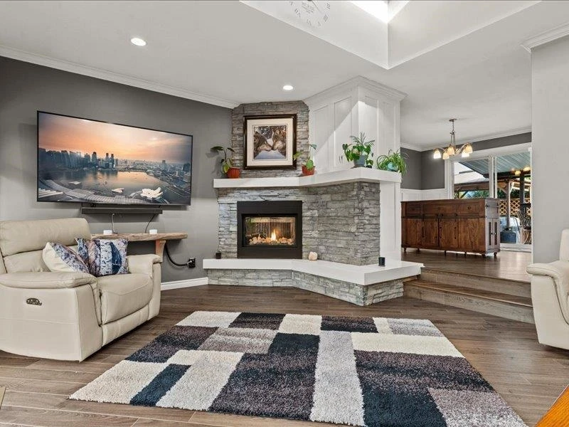 Dining Area Photo of 46633 Hope River Road, Chilliwack, BC