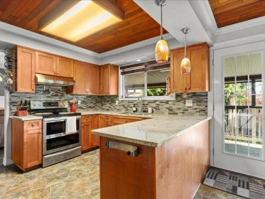 Breakfast Nook Photo of 46633 Hope River Road, Chilliwack, BC