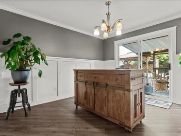 Kitchen Island Photo of 46633 Hope River Road, Chilliwack, BC