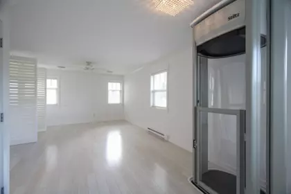 Hallway Photo of 9 4780 55b Street, Delta, BC