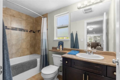 Guest Bathroom Photo of 33475 Cherry Avenue, Mission, BC