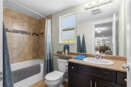 Powder Room Photo of 33475 Cherry Avenue, Mission, BC