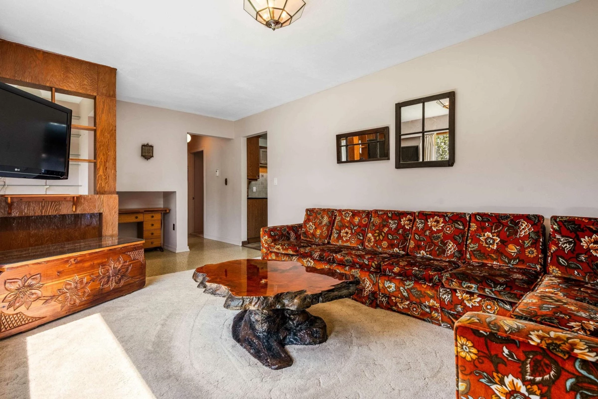 Family Room Photo of 455 Pine Avenue, Harrison Hot Springs, BC