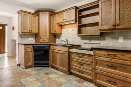 Kitchen Island Photo of 455 Pine Avenue, Harrison Hot Springs, BC