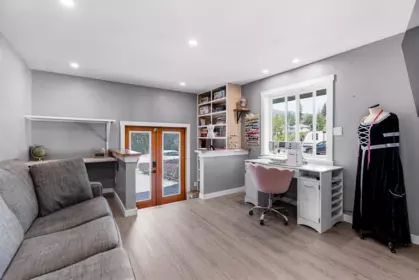 Hallway Photo of 1381 Oxford Street, Coquitlam, BC