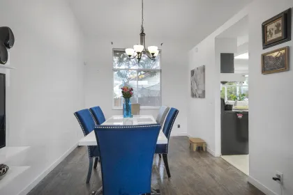 Kitchen Island Photo of 1280 Sherman Street, Coquitlam, BC