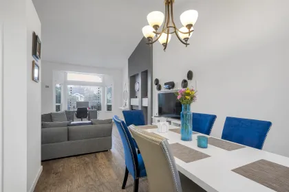 Kitchen Photo of 1280 Sherman Street, Coquitlam, BC