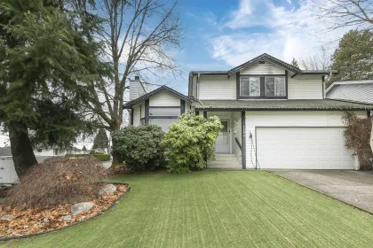 Staircase Photo of 1280 Sherman Street, Coquitlam, BC