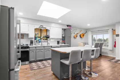 Kitchen Photo of 9170 Ashwell Road, Chilliwack, BC