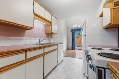 Kitchen Island Photo of 10 1829 Heath Road, Agassiz, BC