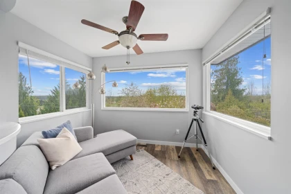 Powder Room Photo of 10519 Slatford Street, Maple Ridge, BC