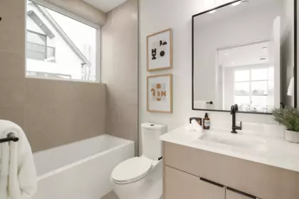 Guest Bathroom Photo of 2652 E 38th Avenue, Vancouver, BC
