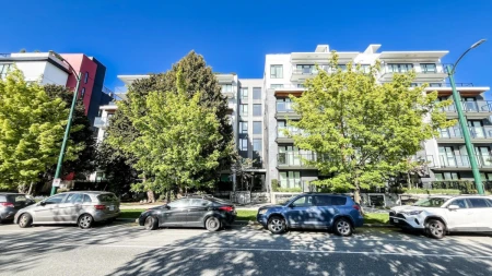 Front Yard Photo of 313 5168 Cambie Street, Vancouver, BC