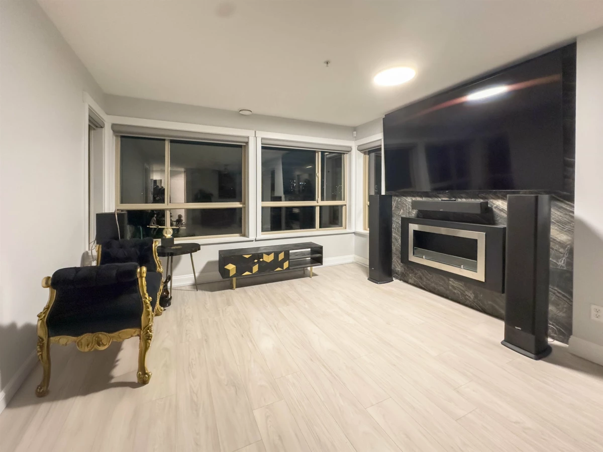 Dining Area Photo of 307 3132 Dayanee Springs Boulevard, Coquitlam, BC