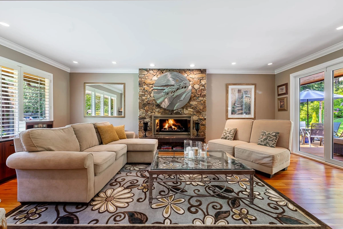Living Room Photo of 3955 Viewridge Place, West Vancouver, BC