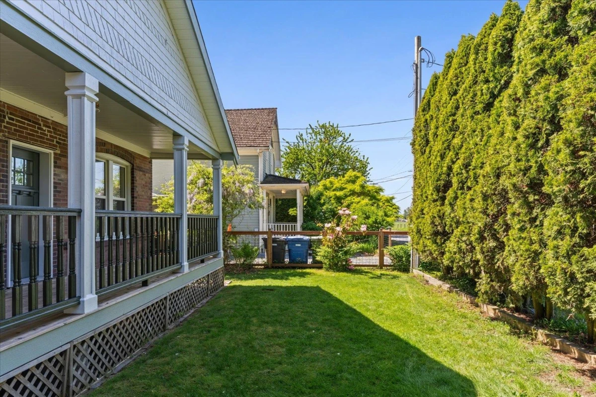 Family Room Photo of 34758 Clayburn Road, Abbotsford, BC