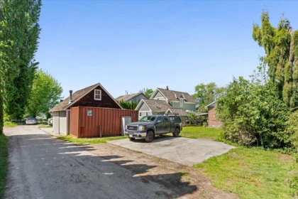 Front Yard Photo of 34758 Clayburn Road, Abbotsford, BC