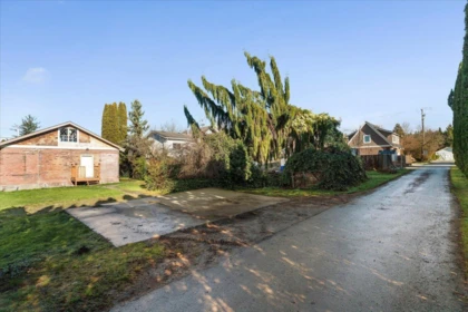 Garden / Landscaping Photo of 34758 Clayburn Road, Abbotsford, BC