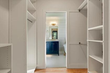 Laundry Room Photo of 34758 Clayburn Road, Abbotsford, BC