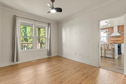 Mudroom Photo of 34758 Clayburn Road, Abbotsford, BC