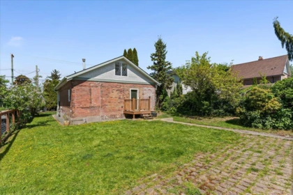 Swimming Pool Photo of 34758 Clayburn Road, Abbotsford, BC