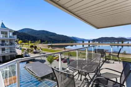 Kitchen Island Photo of 315 328 Esplanade Avenue, Harrison Hot Springs, BC