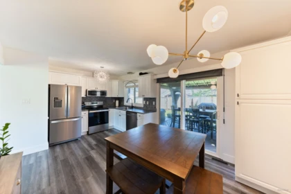 Kitchen Island Photo of 9454 213 Street, Langley, BC