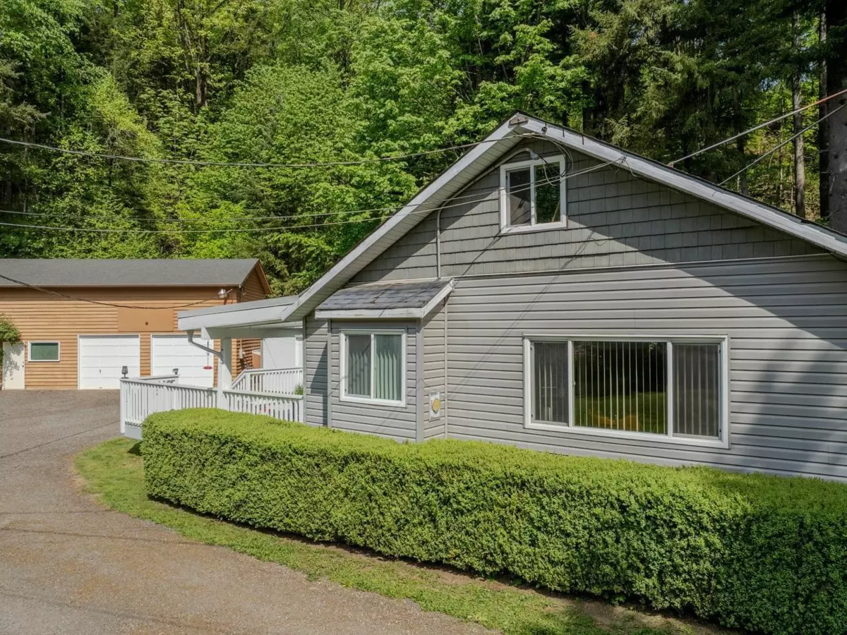 Family Room Photo of 10273 Parke Road, Mission, BC
