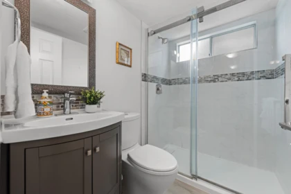 Entry Foyer Photo of 5379 Opal Place, Richmond, BC