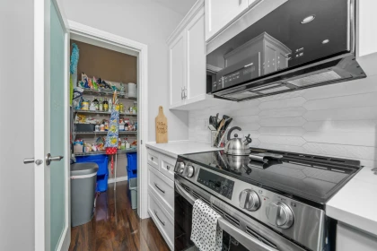 Powder Room Photo of 2814 Woodland Drive, Langley, BC