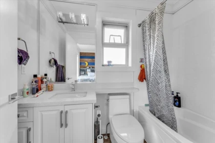 Powder Room Photo of 2268 Latimer Avenue, Coquitlam, BC