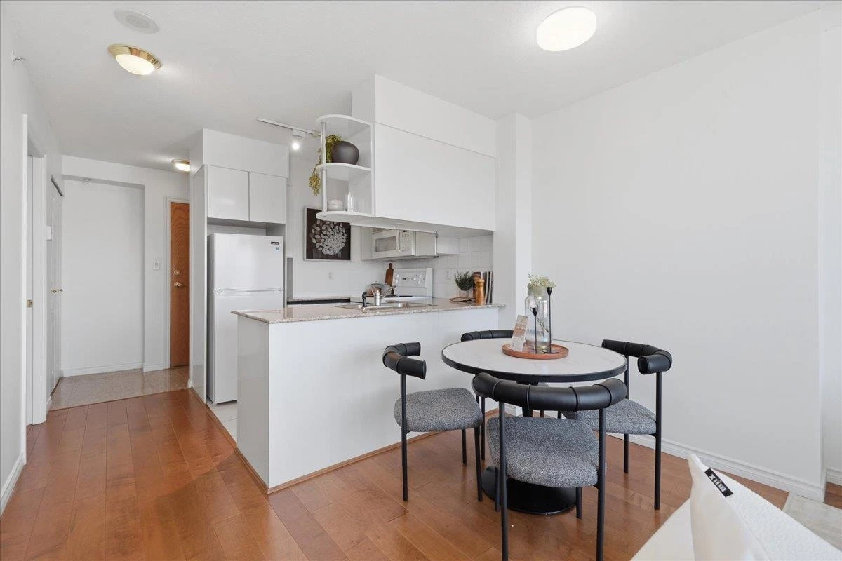 Dining Area Photo of 2409 1189 Howe Street, Vancouver, BC