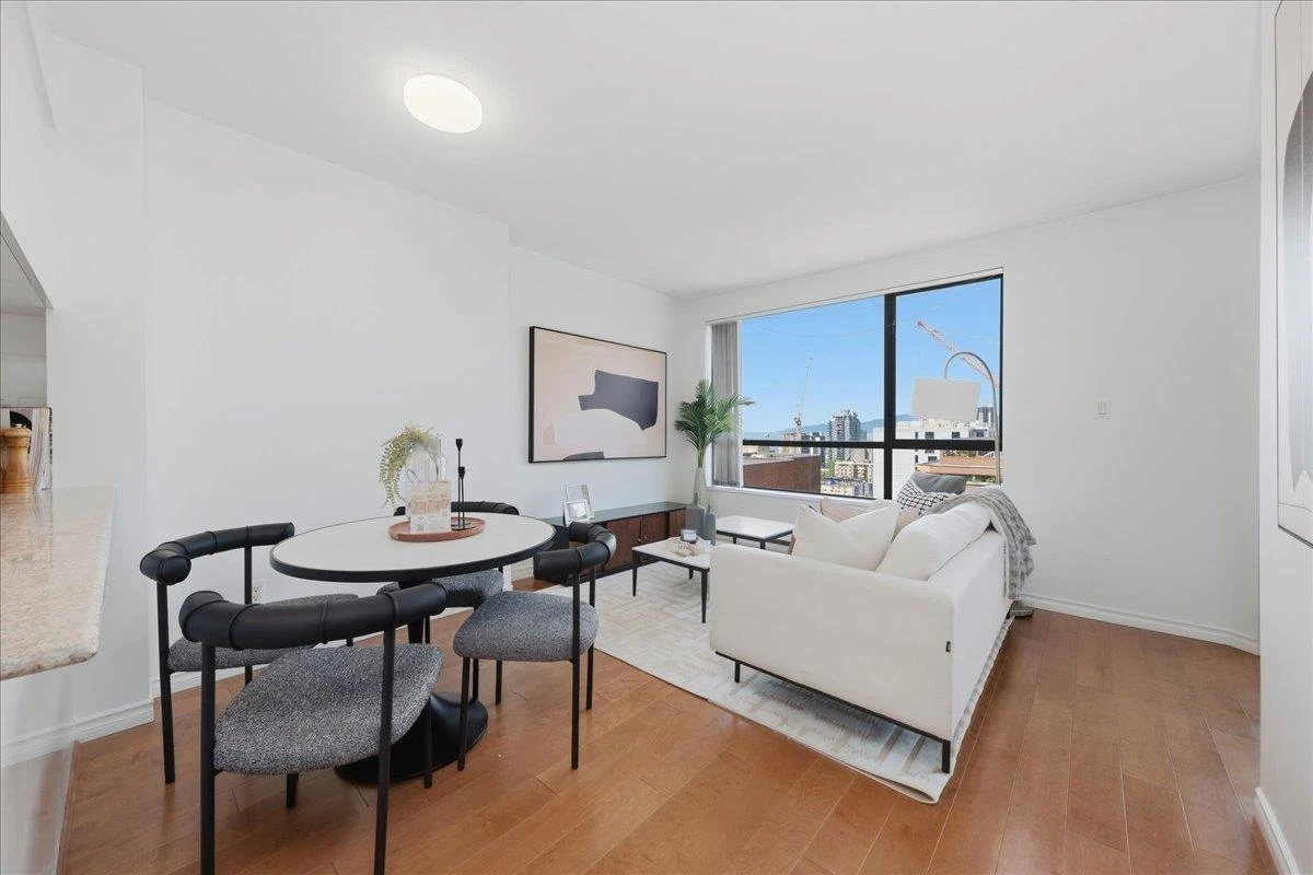 Living Room Photo of 2409 1189 Howe Street, Vancouver, BC