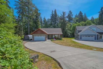 Garden / Landscaping Photo of 1420 Sundance Place, Gibsons, BC