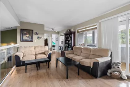 Entry Foyer Photo of 3344 Omineca Court, Abbotsford, BC