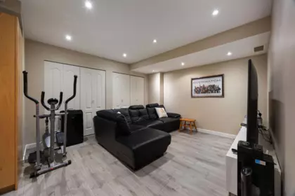 Entry Foyer Photo of 7 5201 Oakmount Crescent, Burnaby, BC