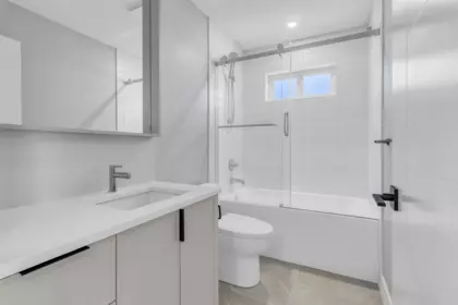 Laundry Room Photo of 7686 196 Street, Langley, BC