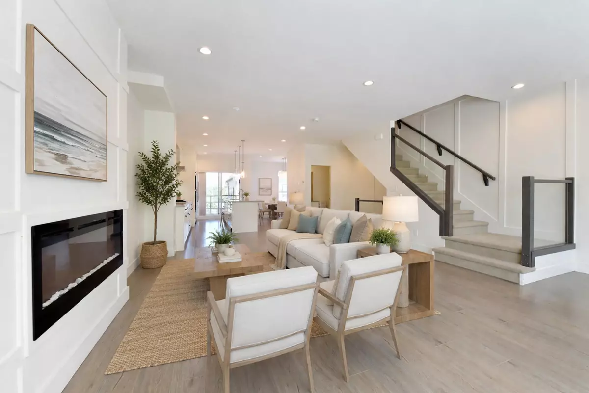 Dining Area Photo of 15 15688 28 Avenue, Surrey, BC