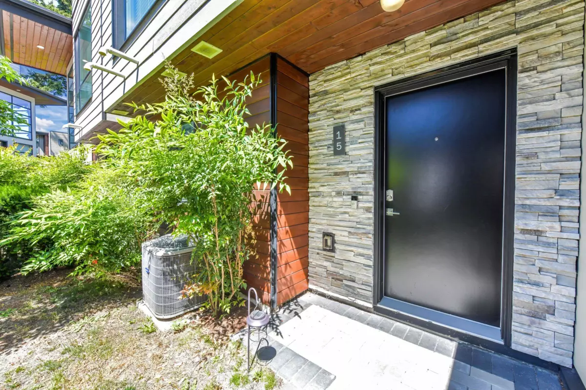 Family Room Photo of 15 15688 28 Avenue, Surrey, BC